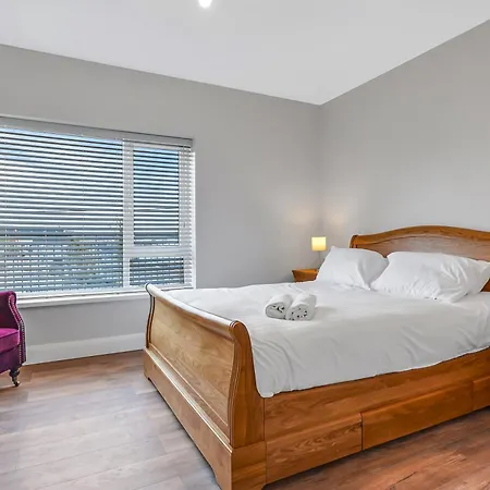 בית נופש Bayview 4-bedroom