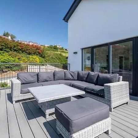 בית נופש Bayview 4-bedroom *